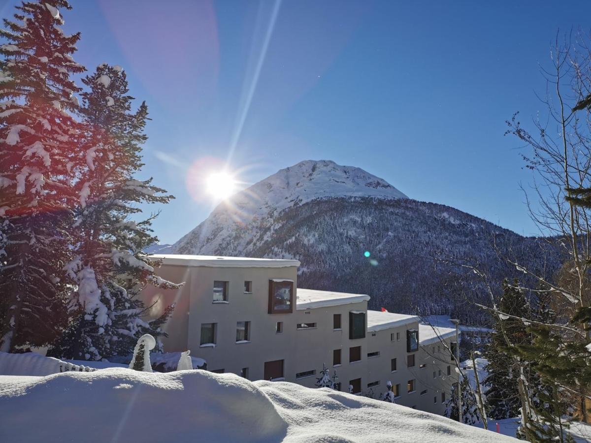 Ferienwohnung Pontresina - Chesa Andrea - Gartensitzplatz Exterior foto