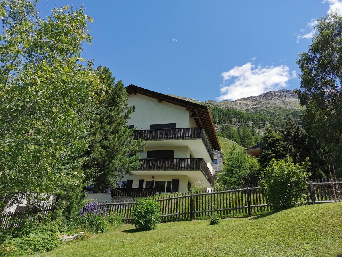 Ferienwohnung Pontresina - Chesa Andrea - Gartensitzplatz Exterior foto